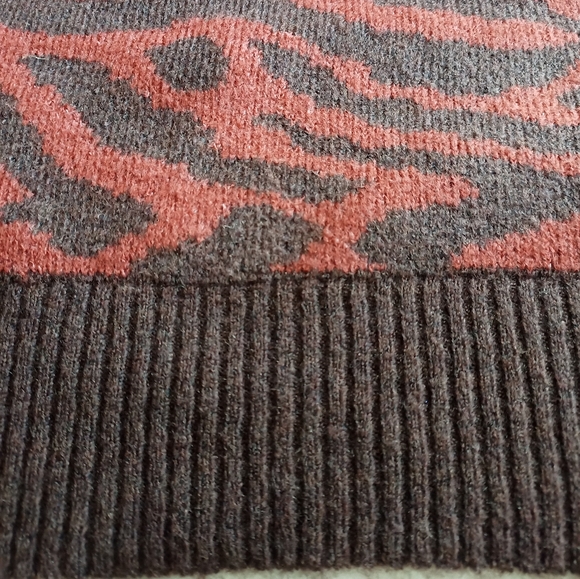 Ava & Viv Brown Tiger Stripe Animal Print Sweater 2X - Picture 6 of 6